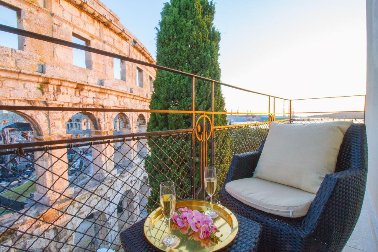 Arena & Seaview Luxurious Residence Πούλα Εξωτερικό φωτογραφία