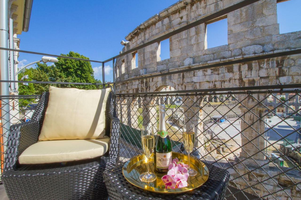 Arena & Seaview Luxurious Residence Πούλα Εξωτερικό φωτογραφία