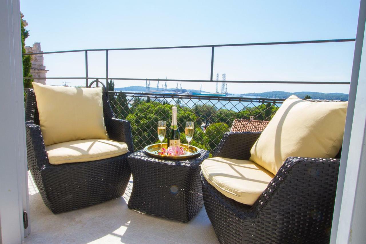 Arena & Seaview Luxurious Residence Πούλα Εξωτερικό φωτογραφία