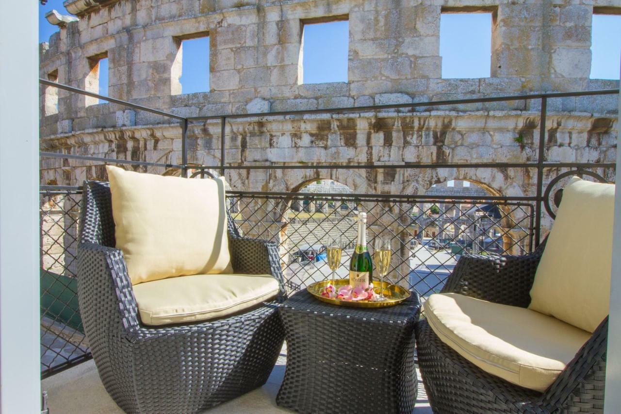 Arena & Seaview Luxurious Residence Πούλα Εξωτερικό φωτογραφία