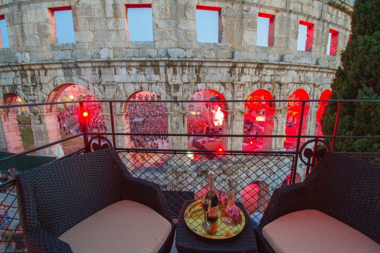 Arena & Seaview Luxurious Residence Πούλα Εξωτερικό φωτογραφία
