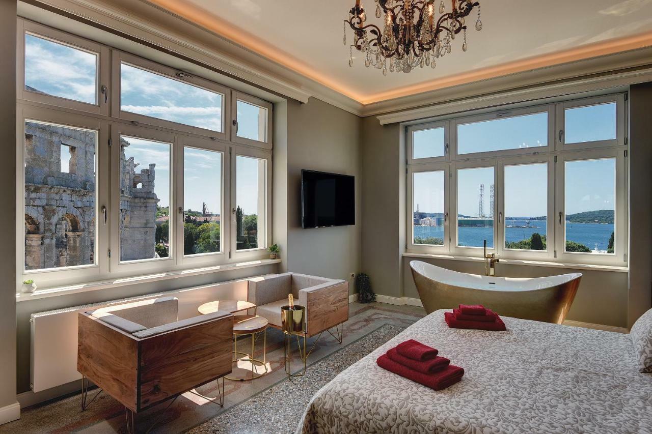 Arena & Seaview Luxurious Residence Πούλα Εξωτερικό φωτογραφία