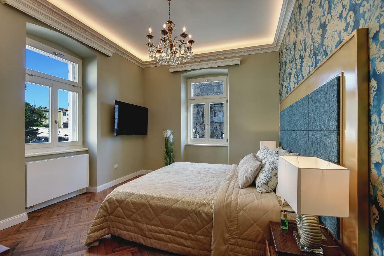 Arena & Seaview Luxurious Residence Πούλα Εξωτερικό φωτογραφία