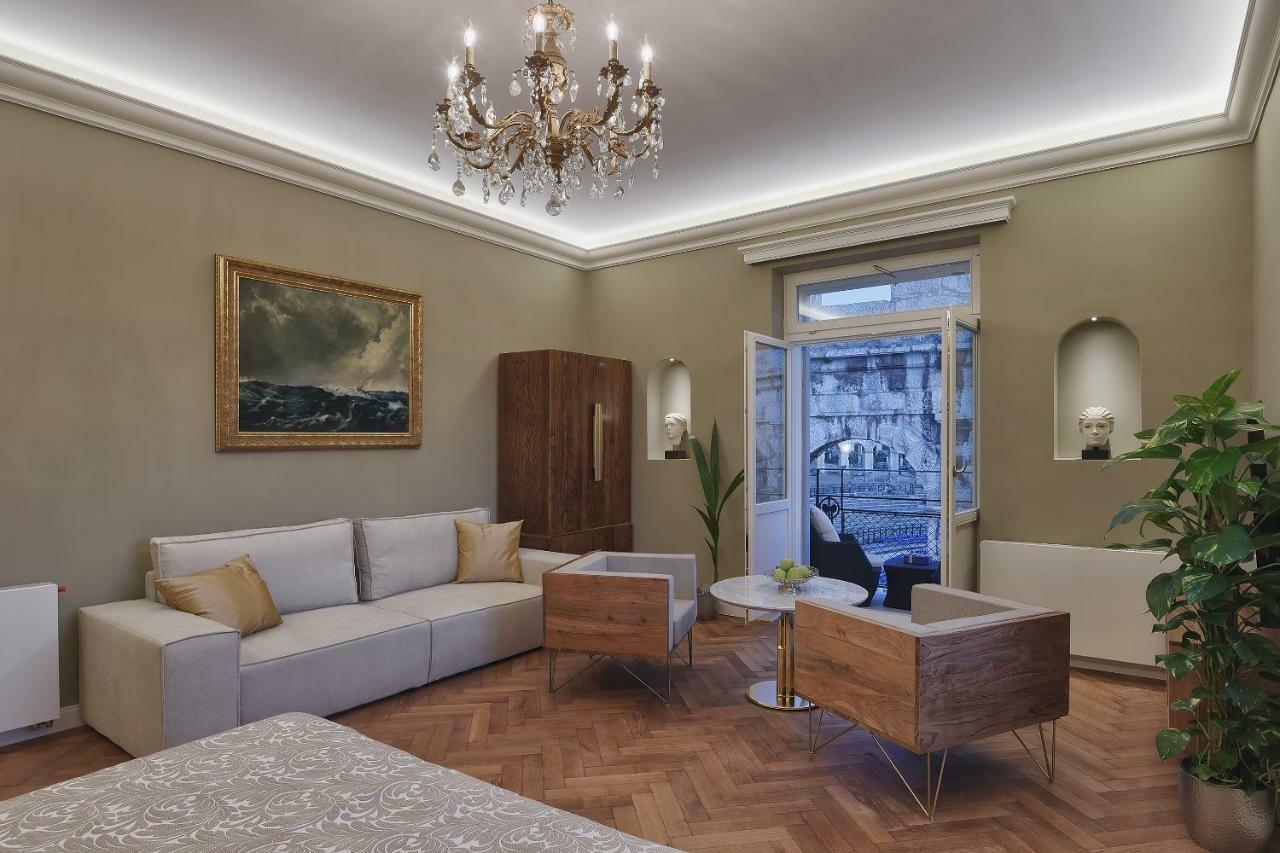 Arena & Seaview Luxurious Residence Πούλα Εξωτερικό φωτογραφία