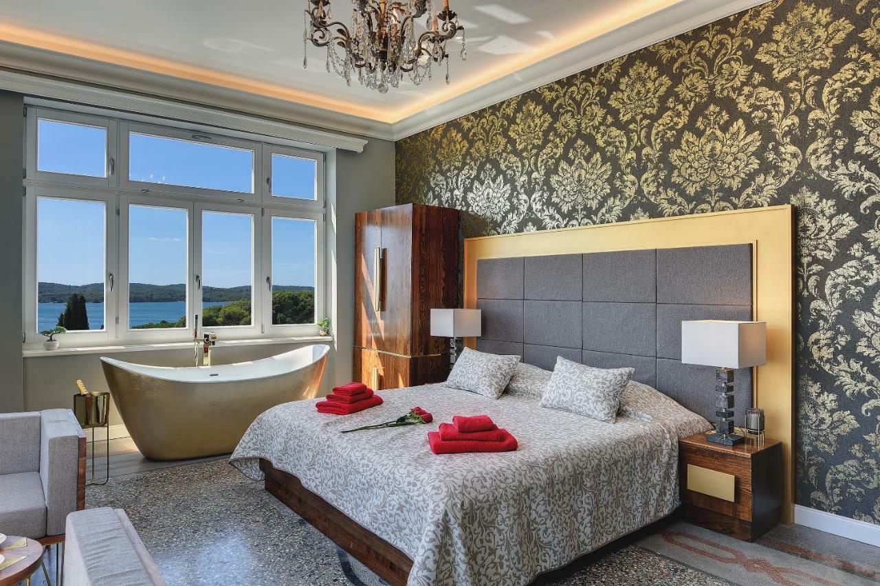 Arena & Seaview Luxurious Residence Πούλα Εξωτερικό φωτογραφία