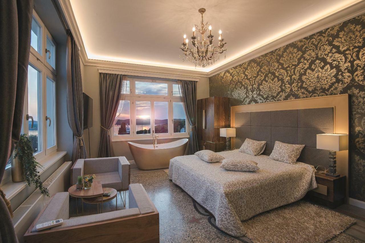 Arena & Seaview Luxurious Residence Πούλα Εξωτερικό φωτογραφία