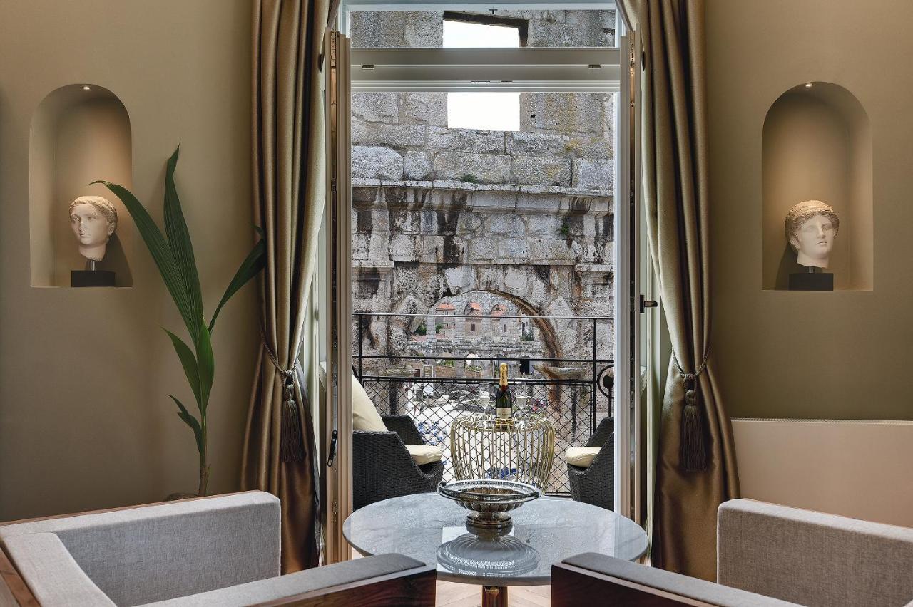 Arena & Seaview Luxurious Residence Πούλα Εξωτερικό φωτογραφία